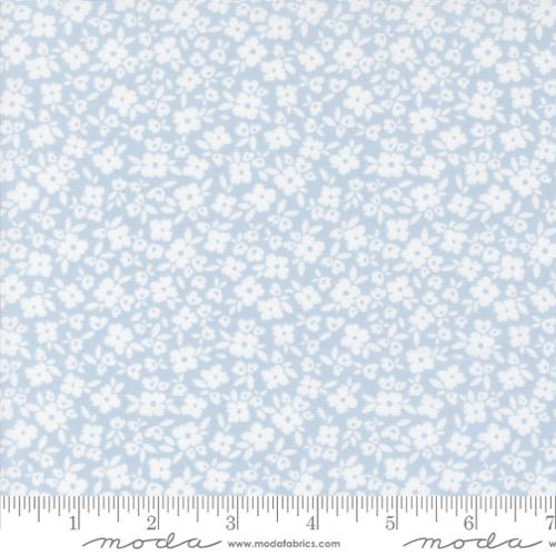 COTTAGE CHARM - Flower Basket - Powder Blue